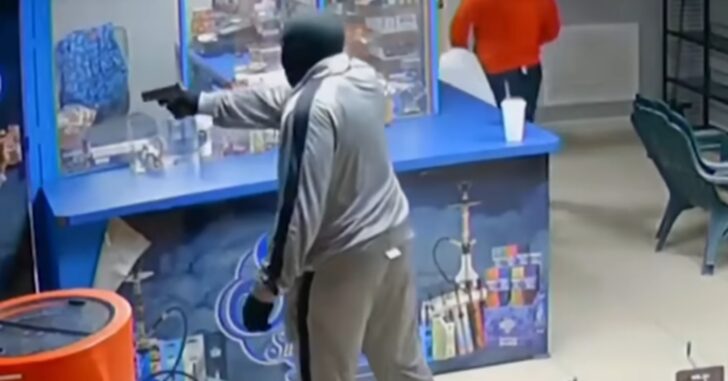 [WATCH] Convenience Store Workers Caught Outside Protective Room By Armed Robbers And Face Brutal Robbery